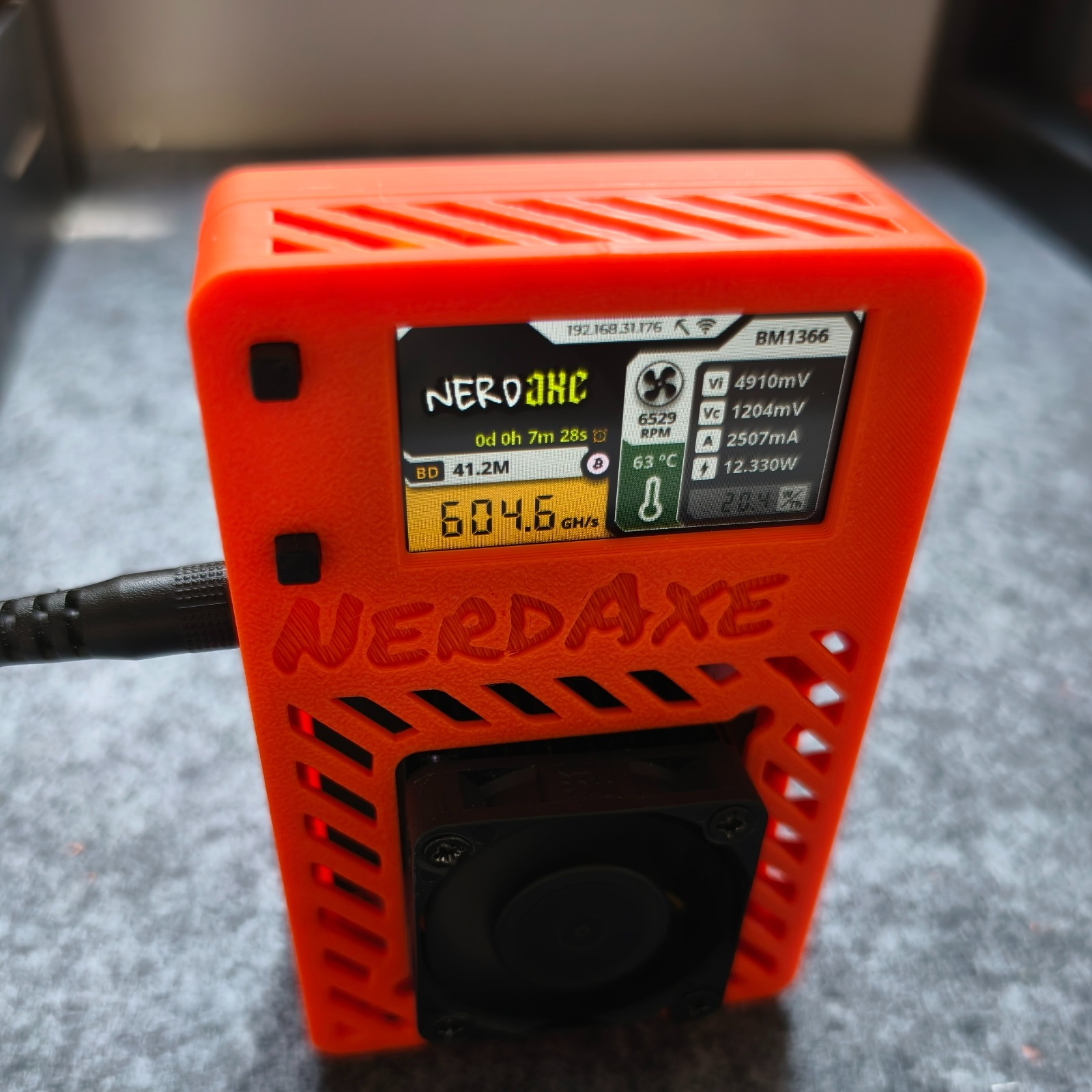 NerdAxe Ultra 550 GH/s - Bitcoin ASIC Microminer - MinandoVoy